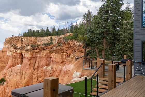 The hot tub, over the canyon