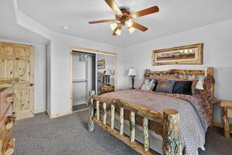 Log bed under the eave