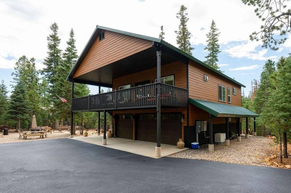 The Hollow, built &mdash; 290 Porcupine Drive